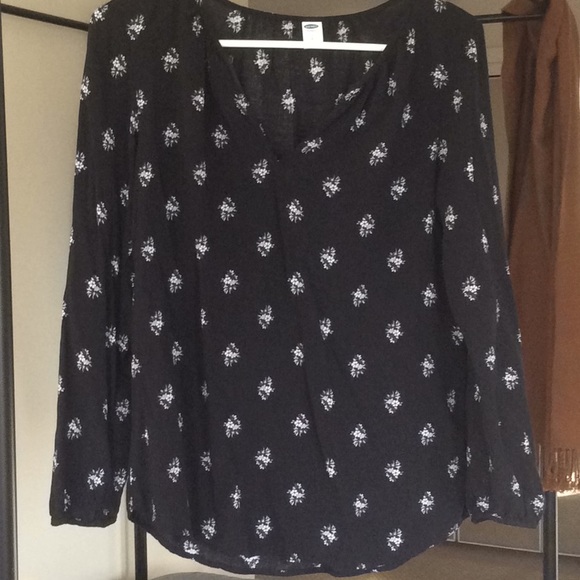 Old Navy blouse - Picture 3 of 5